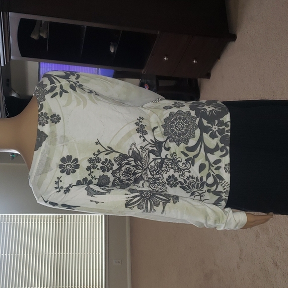 Cultureplug m abstract floral lightweight vneck sweater - Picture 5 of 8